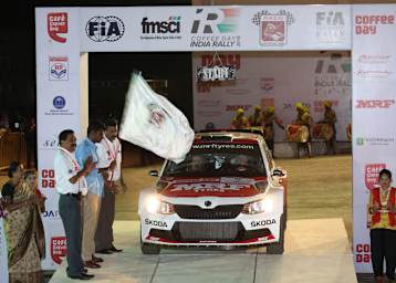 Das Skoda-Team Kreim/Christian beim Showstart in Chickmagaluru