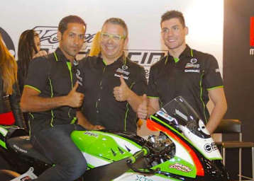Saeed Al Sulaiti mit seinem Teamchef Lucio Pedercini und Sylvain Barrier (v.l.)