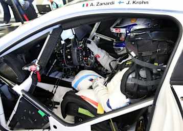 Alessandro Zanardi im Cockpit des BMW M8 GTE
