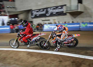 Brad Baker verteidigte Platz 1 gegen Marc Márquez