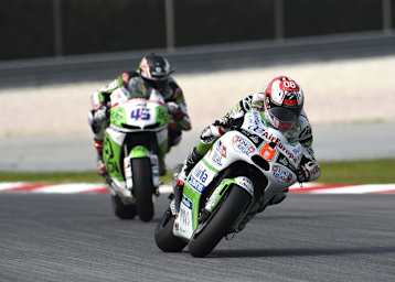 Hector Barbera vor Scott Redding