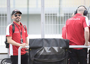 Max Biaggi als Mahindra-Botschafter 2017