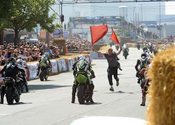 20.000 Fans kamen zum urigen Fischereihafenrennen