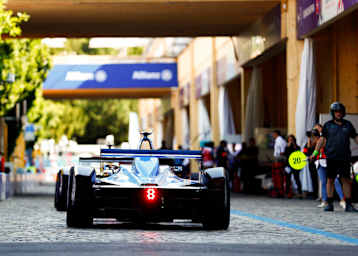 Sébastien Buemi musste durch die Boxengasse schleichen  Sieger 