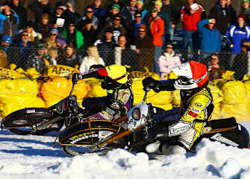 Max Niedermaier (innen) gegen Tobias Busch