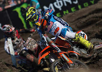 Antonio Cairoli gewinnt den ersten Lauf im Talkessel