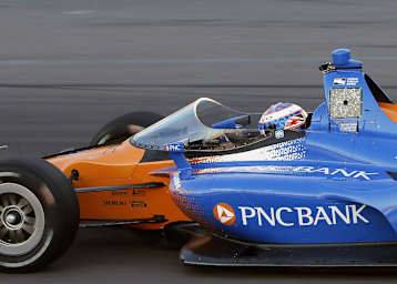 Scott Dixon rückte mit der Schutzscheibe an seinem IndyCar-Renner aus…  