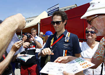 Bruno Senna startet im Werks-Aston Martin