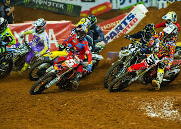 Ryan Dungey (5) am Start in Atlanta, daneben Eli Tomac (3) und Jason Anderson (21) 