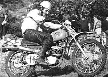 Der deutsche ČZ-Werksfahrer Paul Friedrichs war einer der frühen Zweitakt-Protagonisten und der erste Zweitakt-Weltmeister der 500er Klasse