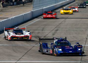 Da war noch alles gut: Der Cadillac DPi von SoD in Turn 1 auf dem Sebring International Raceway