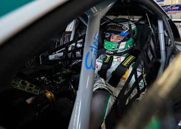 Schnellster Mann am Freitag auf dem Nürburgring: Sheldon van der Linde im Audi R8 LMS