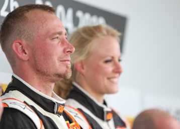 In der ADAC GT4 Germany ganz oben: Reinhard Kofler (li.) und Laura Kraihamer
