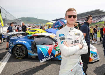 Marvin Kirchhöfer vor der Callaway Corvette C7 GT3-R