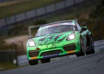Der Porsche Cayman GT4 von HP Racing International