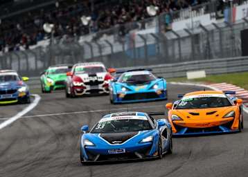 Der McLaren 570S GT4 vom Team GT gewinnt bei der ADC GT4 Germany am Nürburgring