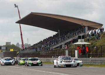 Schon im letzten Jahr waren die beiden Läufe des ADAC GT Masters in Zandvoort der Kracher