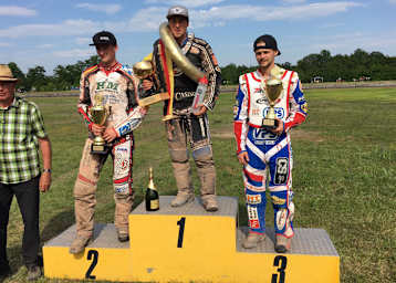 Die Top-3 des Sonderlaufs: Michael Härtel, Max Dilger und Hynek Stichauer (v.l.)