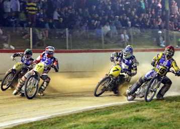 Finale in Morizes (v.l.): Richard Hall, Stéphane und Mathieu Trésarrieu, Theo Pijper