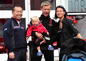 Dirk Heidolf mit Familie und HRC-Manager