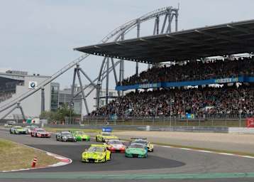 Start frei: Die 24 Stunden am Nürburgring haben begonnen