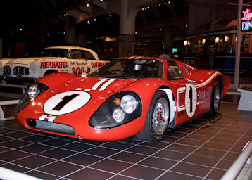 Das Le-Mans-Siegerauto von 1967, der Ford GT40 Mk IV, im Ford-Museum in Detroit