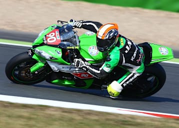 Javier Alviz verhandelt mit Pedercini Kawasaki