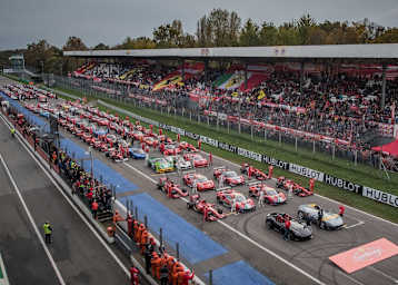 Ferrari so weit das Auge reicht beim Weltfinale in Monza
