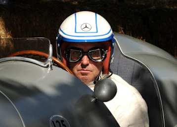Jochen Mass ist ein regelmässiger Teilnehmer des Goodwood Festival of Speed