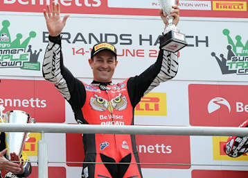 Joshua Brookes gewann den ersten BSB-Lauf in Brands Hatch