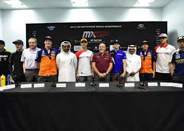 Veranstalter und Fahrer sind bereit für die Eröffnungsrunde in Katar