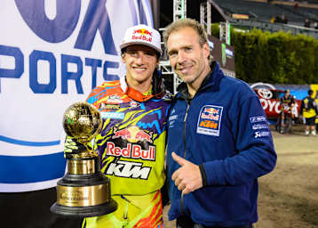 Ken Roczen: Siegesfeier mit Vater Heiko Klepka