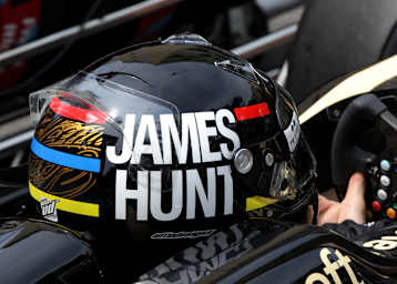 Welcher Formel-1-Fan freute sich denn nicht über die Wiederbelebung des unvergleichlichen Helmdesigns von James Hunt durch Kimi Räikkönen anno 2012 in Monaco?