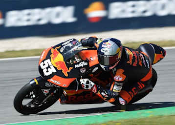 Deniz Öncü steht in Barcelona ganz vorne