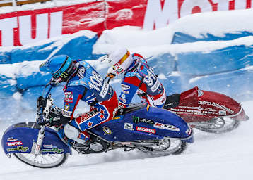 Die zwei besten Eisspeedway-Fahrer der Welt: Igor Kononov (außen) gegen Dmitry Koltakov
