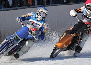 Nikolai Krasnikov (li.) gegen Markus Jell: Mehr Schräglage ging nicht