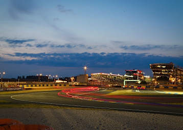 Vor allem zur Dämmerung ist Le Mans atemberaubend