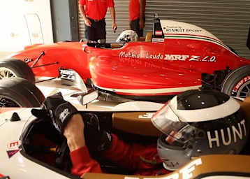 Die beiden Boliden von Lauda und Hunt