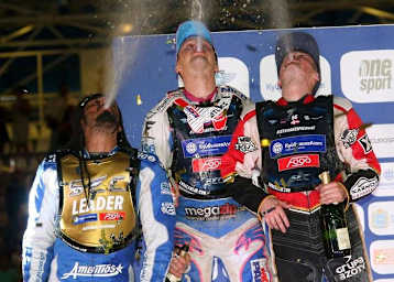 Antonio Lindbäck, Grigorij Laguta und Leon Madsen hatten Grund zum Feiern