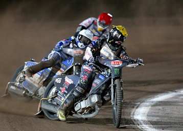 Fredrik Lindgren (vorne) gewann den Malilla-GP