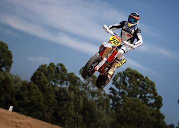 Für Lukas Höllbacher genießen Supermoto-ÖM und -DM Vorrang