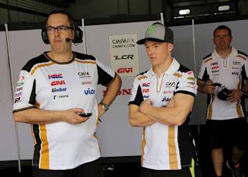 Dakota Mamola (rechts) in der LCR-Box mit Crewchief Christophe «Beefy» Bourguignon