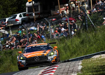 Führt die 24h am Nürburgring an: Der Mercedes-AMG GT3 vom Mercedes-AMG Team Black Falcon