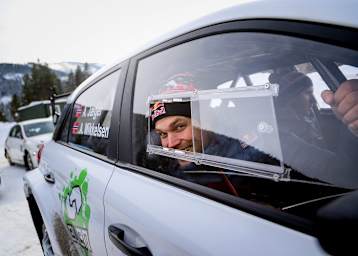 Ungewohnt: Andreas Mikkelsen auf dem Beifahrersitz