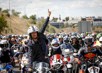 Gelete und Pablo Nieto führten den Konvoi an