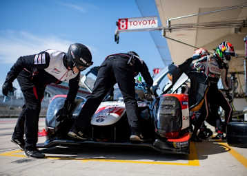 Bei Toyota werden schon ordentlich Boxenstopps für die 6h Austin der FIA WEC geübt