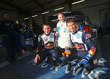 Quentin zwischen Julien Ingarssia (li.) und Sébastien Ogier