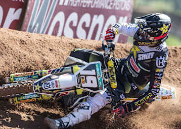 Thomas Kjer-Olsen gewinnt den ersten Lauf in Lettland