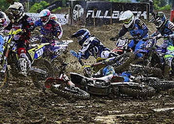 Anne Borchers (#111) hielt sich clever aus den Scharmützeln heraus