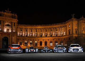 Die Fahrzeuge der Weltmeister 2017 vor der Wiener Hofburg